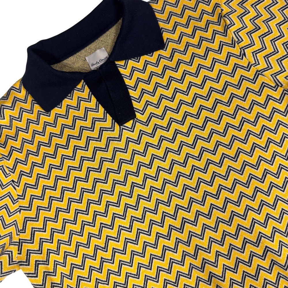 Hardy Amies Zigzag Knit Polo Shirt Mens Medium Yellow Navy Blue Short Sleeve
